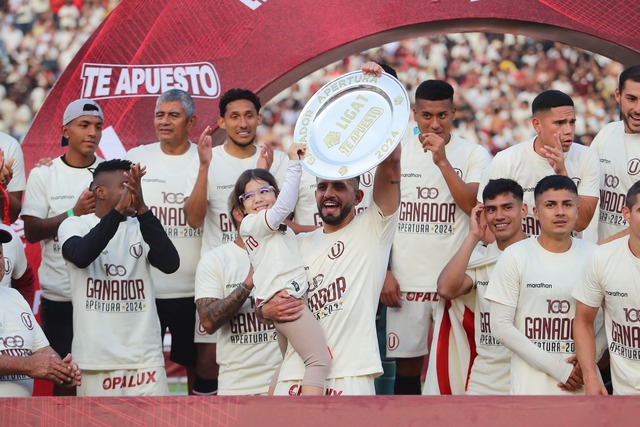 Celebración de Universitario como ganador del Torneo Apertura (Fotos: Jesús Saucedo)