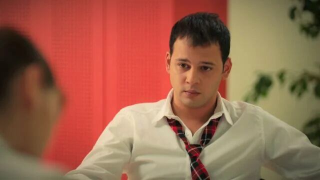 Oğulcan se acerca a Harika en la telenovela turca "Hermanos" (Foto: NG Medya)