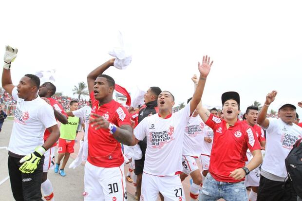 Junior Viza festeja su primer Apertura con Juan Aurich (Foto: GEC)