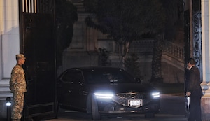 Dina se retiró de Palacio de Gobierno tras vacancia: Con sus ministros y en ‘El Cofre’