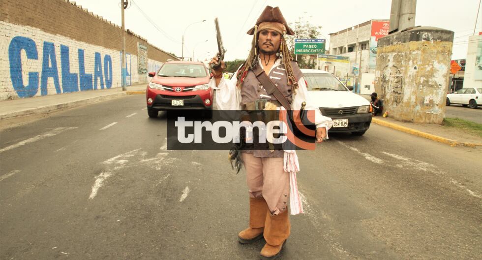 Chalaco da vida al 'Capitán Jack Sparrow'