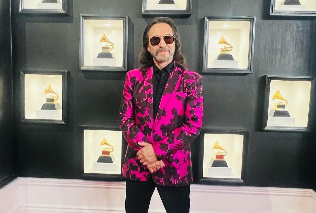 Marco Antonio Solís durante la alfombra roja de los Premios Grammy 2023, realizado en Los Ángeles, Estados Unidos (Foto: Marco Antonio Solís/ Instagram)