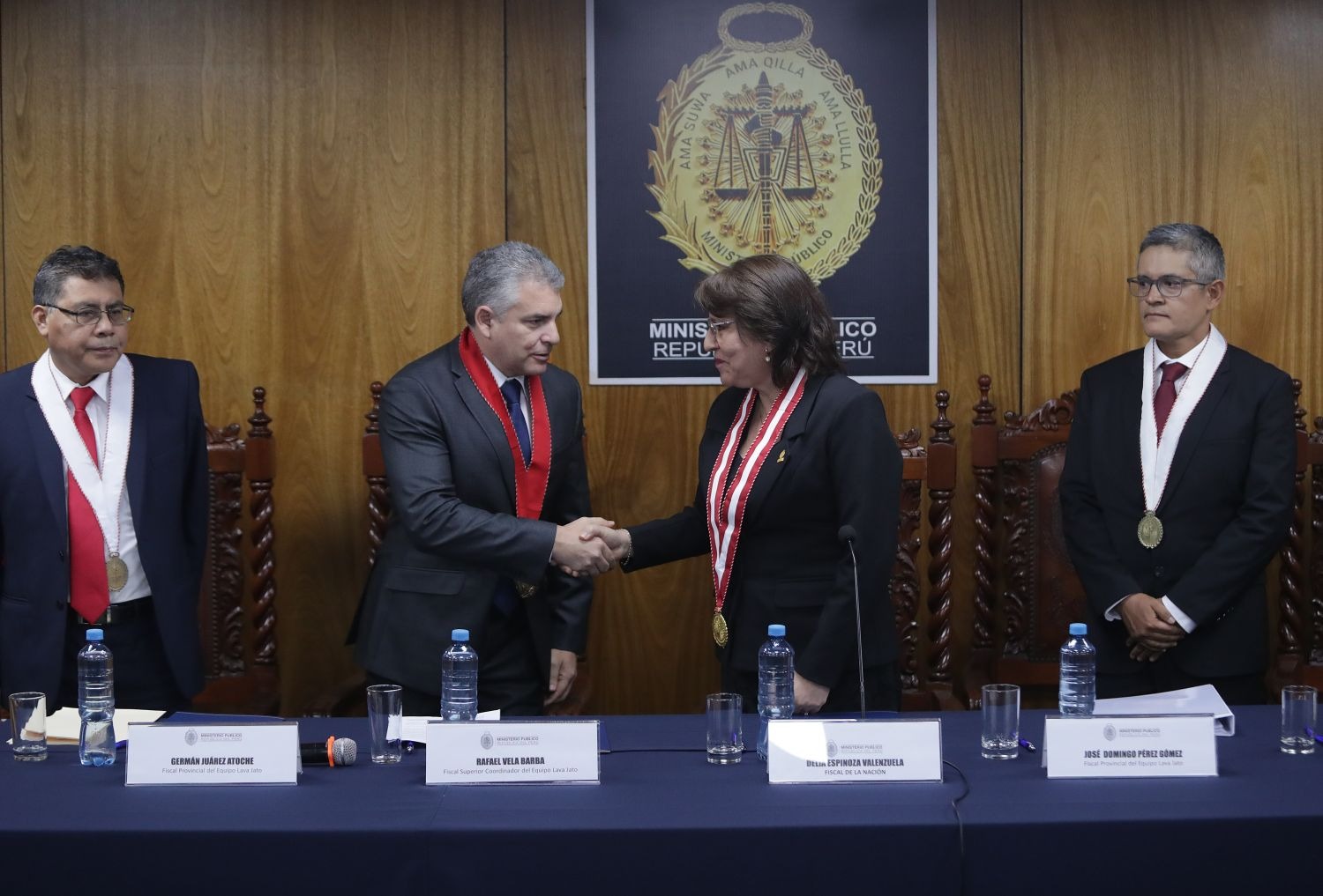La fiscal Delia Espinoza junta a Rafael Vela, José Domingo Pérez y Germán Juárez. (Foto: GEC / Alessandro Currarino)