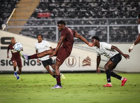 Apareció ‘La Pantera’: Sekou Gassama le dio el triunfo a Universitario ante LDU | VIDEO