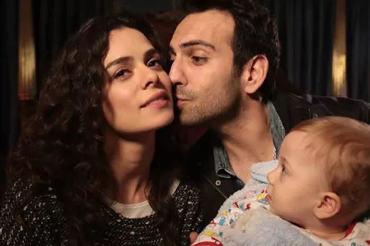 “Amor a segunda vista” es protagonizada por Özge Özpirinççi y Buğra Gülsoy. Ahora será transmitida por Telecinco (Foto: Süreç Film)