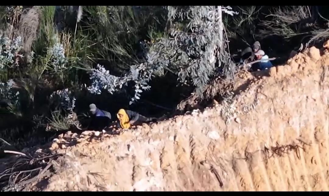 Cámaras grabaron a los sujetos que pretendían ingresar a minera.