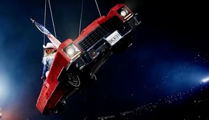 Beyoncé vive susto en pleno concierto al fallar estructura