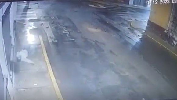 Trujillo: Padre de tres menores queda grave tras violento choque.