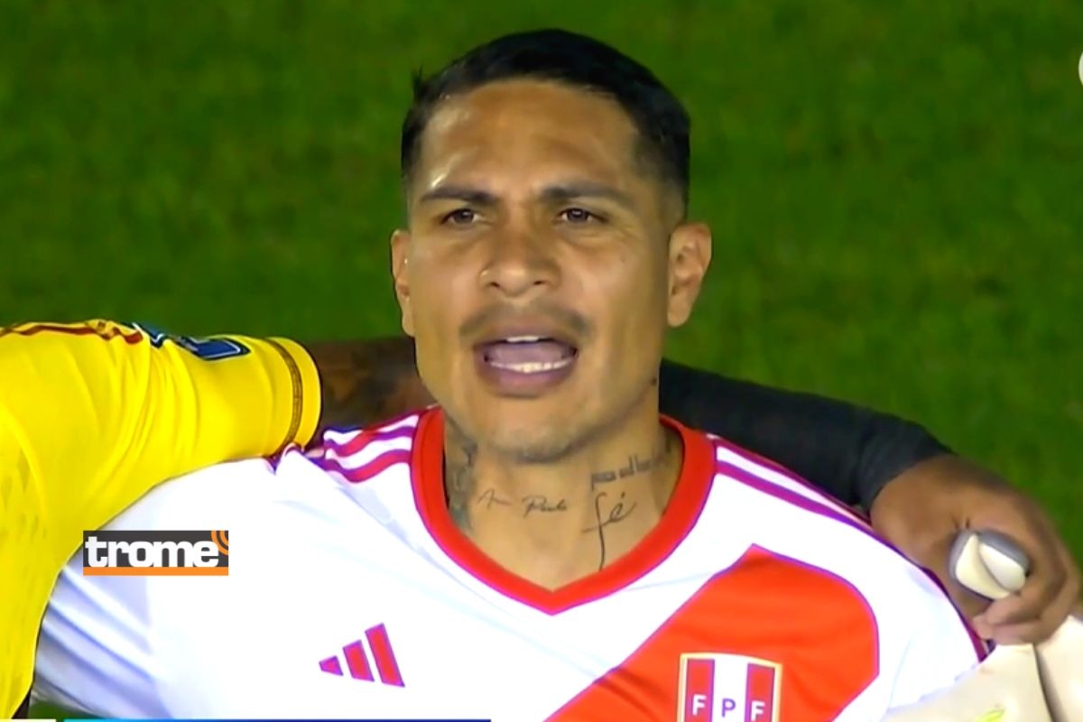 Paolo Guerrero entona con emoción Himno del Perú (Foto: AmericaTv)
