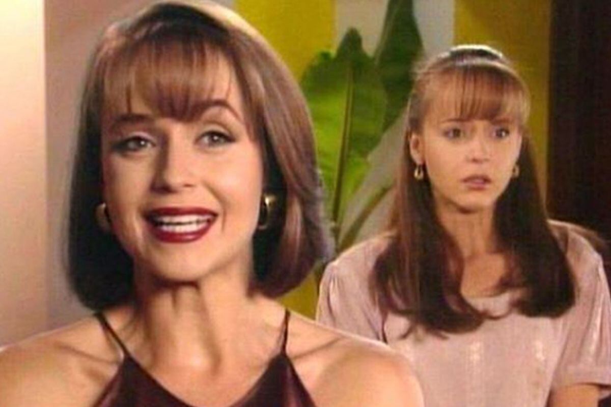 Tras descubrir que tiene una doble, Paola Bracho le propone a Paulina que la suplante (Foto: Televisa)