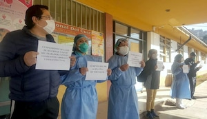 Cusco: hace plantón para que personal asistencial del Hospital Regional se beneficie con bono