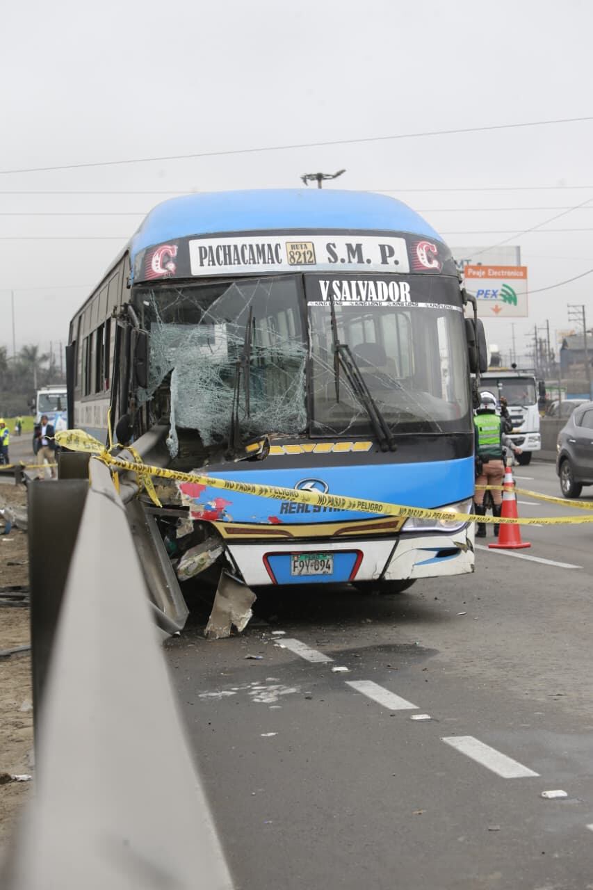 Accidente en la Vía de Evitamiento. Foto: Allen Gino Quintana / @photo.gec