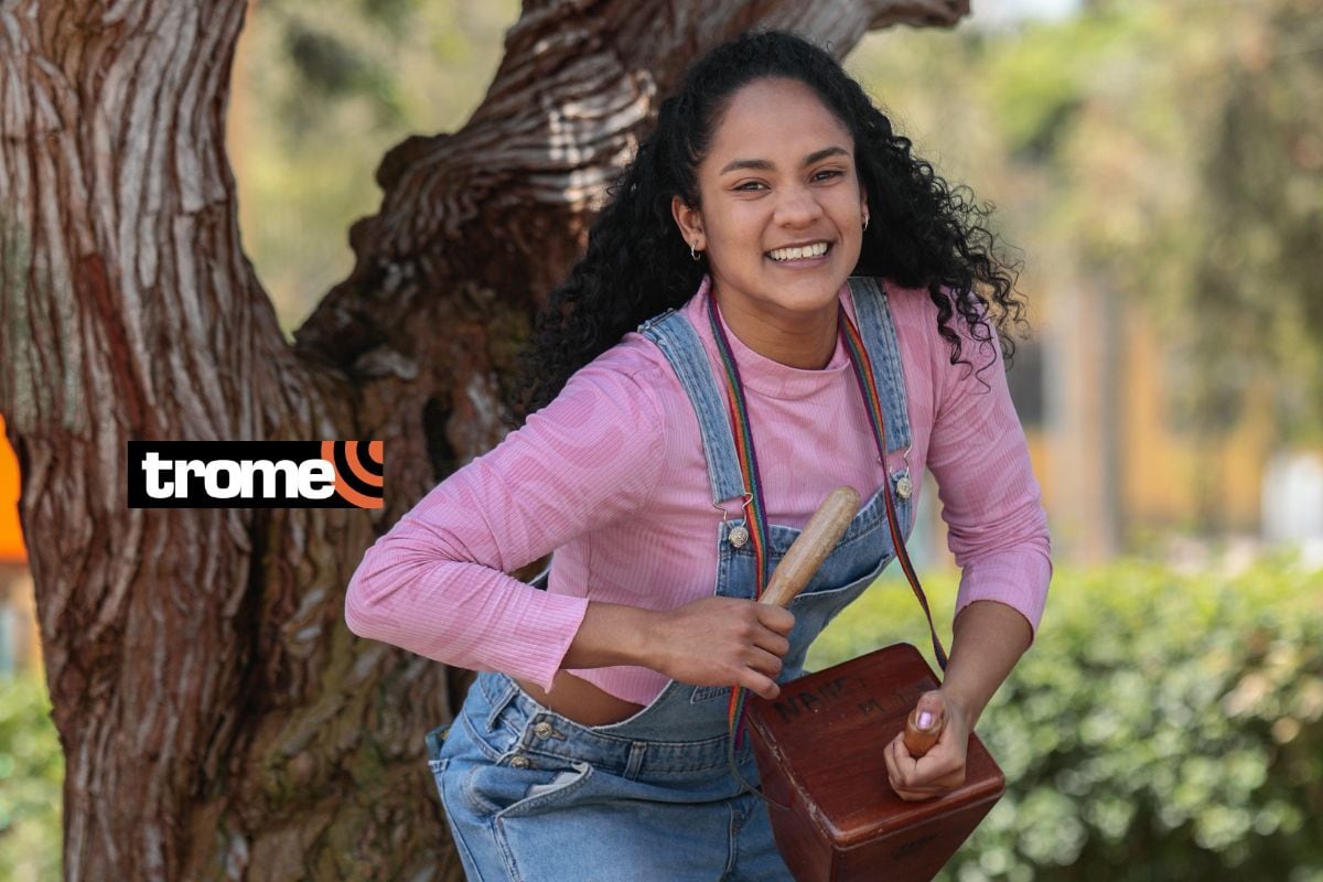 Ivón Muñoz, percusionista del grupo Novalima nos cuenta su historia en el Día de la canción criolla. (Foto: Lenin Tadeo)