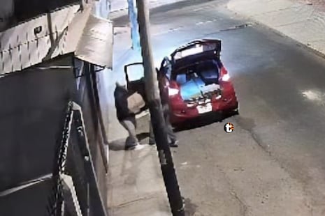 ¡Golpe doble en una sola noche! Delincuentes roban dos veces vivienda frente a base de serenazgo en Arequ...