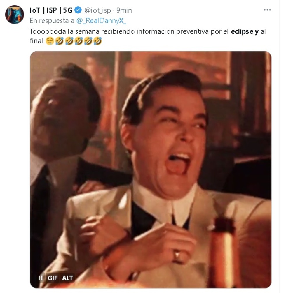 Buenos Muchachos fue material para los memes del eclipse solar.