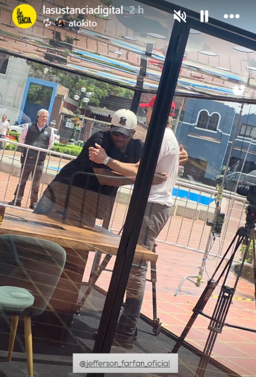 Imágenes del inicio de la entrevista a Jefferson Farfán por parte de Ricardo Gareca.