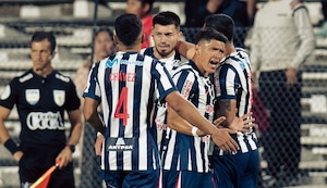 Alianza Lima venció 3-2 a Colo Colo con GOLAZOS de Paolo, Ramos y Cantero | VIDEO