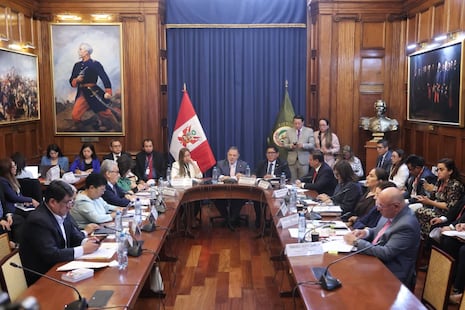 ¡Senado aprueba 27 facultades para el Gobierno de Keiko Fujimori! Comisión incorpora siete medidas adicio...