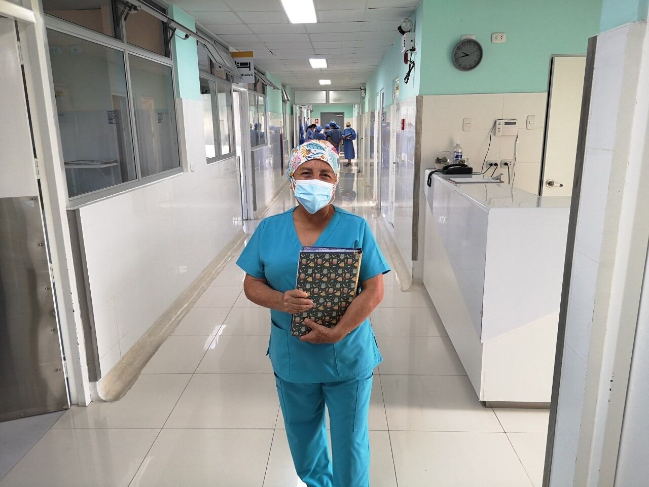 Personal dispuesto a ayudar a los enfermitos.