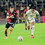 Venció 2-1 a Universitario y lo complica en el Apertura