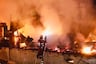 ¡Escaparon por los techos! Incendio destruye 10 viviendas en Barrios Altos y vecinos sospechan de una mujer