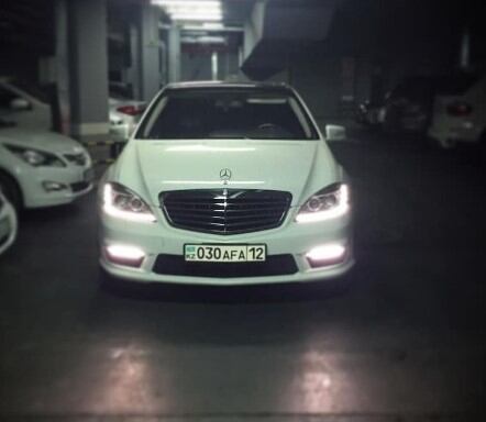 Uno de los autos más vintage de Shakira al momento de movilizarse (Foto: Gulyanka Mercedes/Instagram)