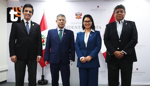 Keiko Fujimori presentó a los tres primeros ministros de su gabinete antes de asumir la presidencia: Carlos Espá, Luis Galarreta y Elmer Cuba