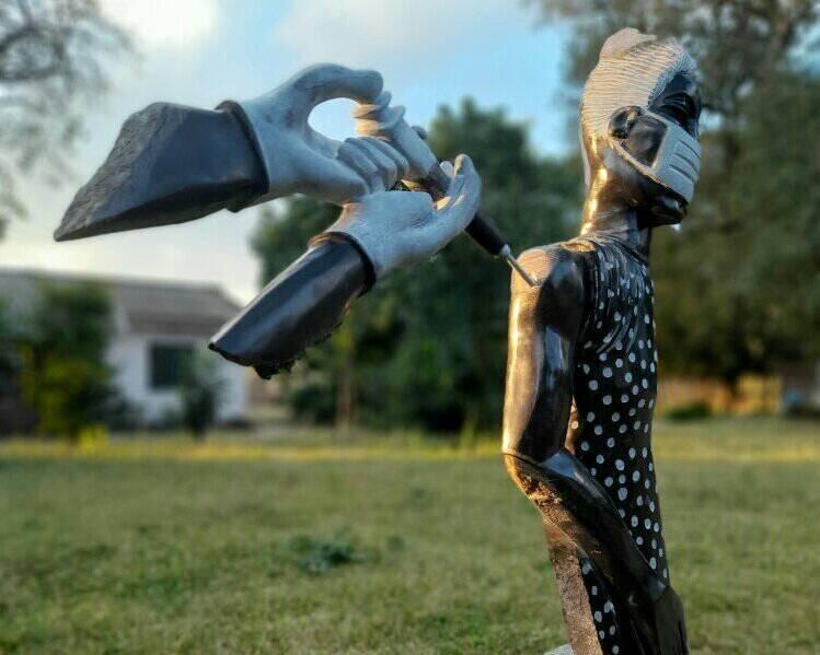 “Nosotros, como humanidad, debemos hacer campaña: mostrarle a la gente que las vacunas funcionan”. (Foto: Facebook David Ngwerume)