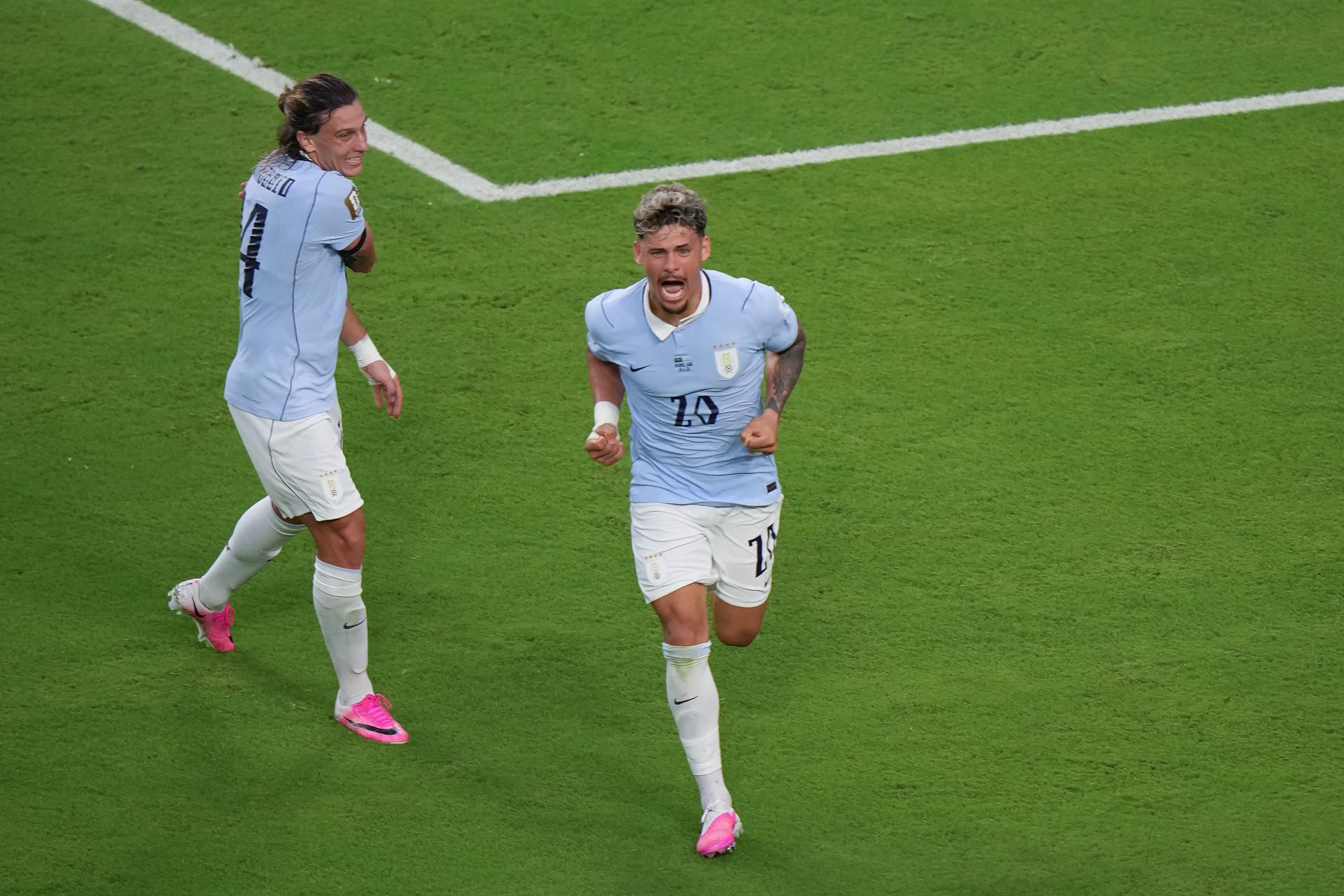 Maxi Araújo , el autor del gol del empate de Uruguay ante Arabia Saudita y Uruguay en el estadio Hard Rock en Miami (EE.UU.). EFE/ Alberto Boal