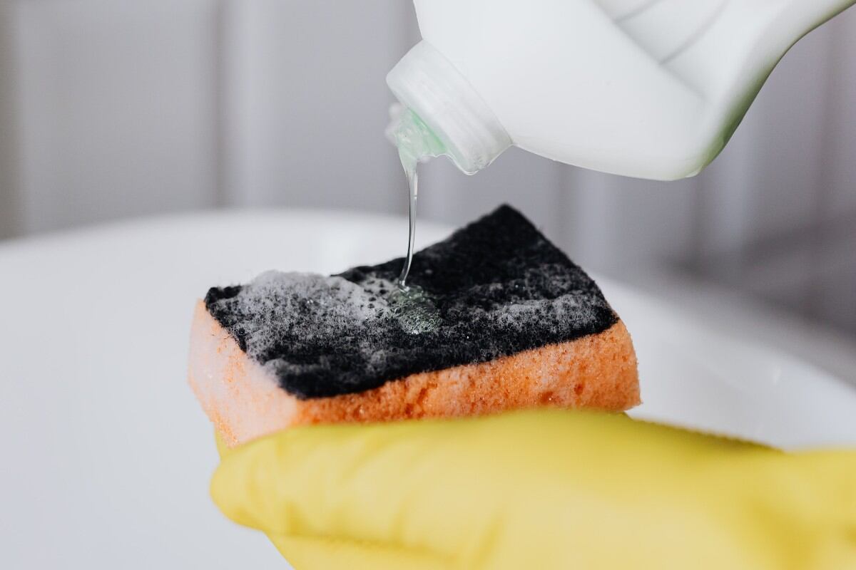 Esponja para platos. (Foto: Pexels)
