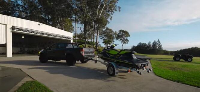 El recinto cuenta con helipuerto en sus adentros (Foto:
Jackson Rameau / Youtube )