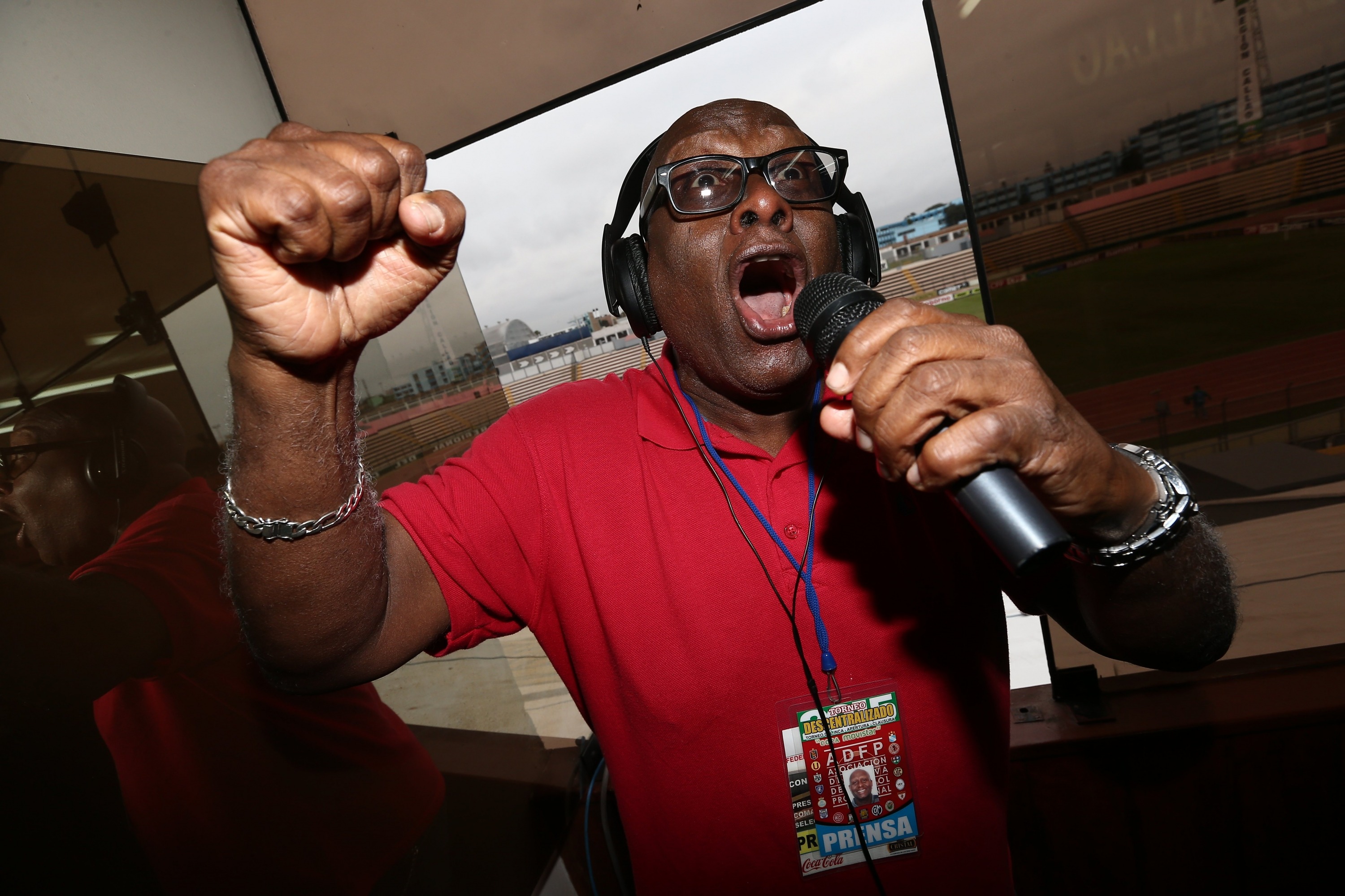 Elejalder Godos cree que Hernán Barcos se sobra en el torneo local porque lo marca mal. (Foto: USI)