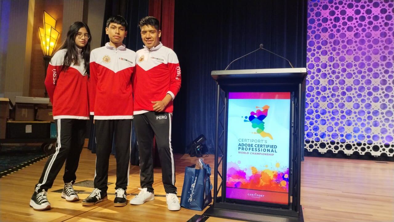 Representantes peruanos en el Campeonato Mundial de Microsoft Office.