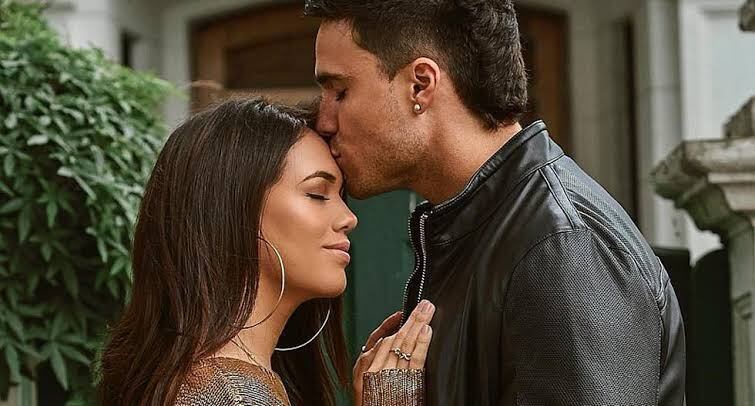 Jazmín Pinedo y Gino Assereto.