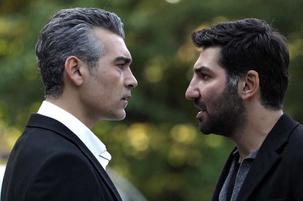 Aras y Volkan vuelven a enfrentarse por el amor de la dcotora Asya (Foto: Med Yapim)