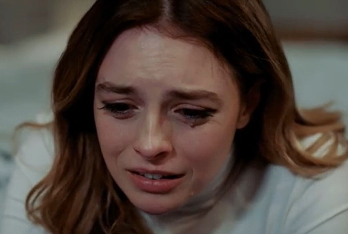 Derin llorando en una escena de la telenovela turca. (Foto: Medyapım)