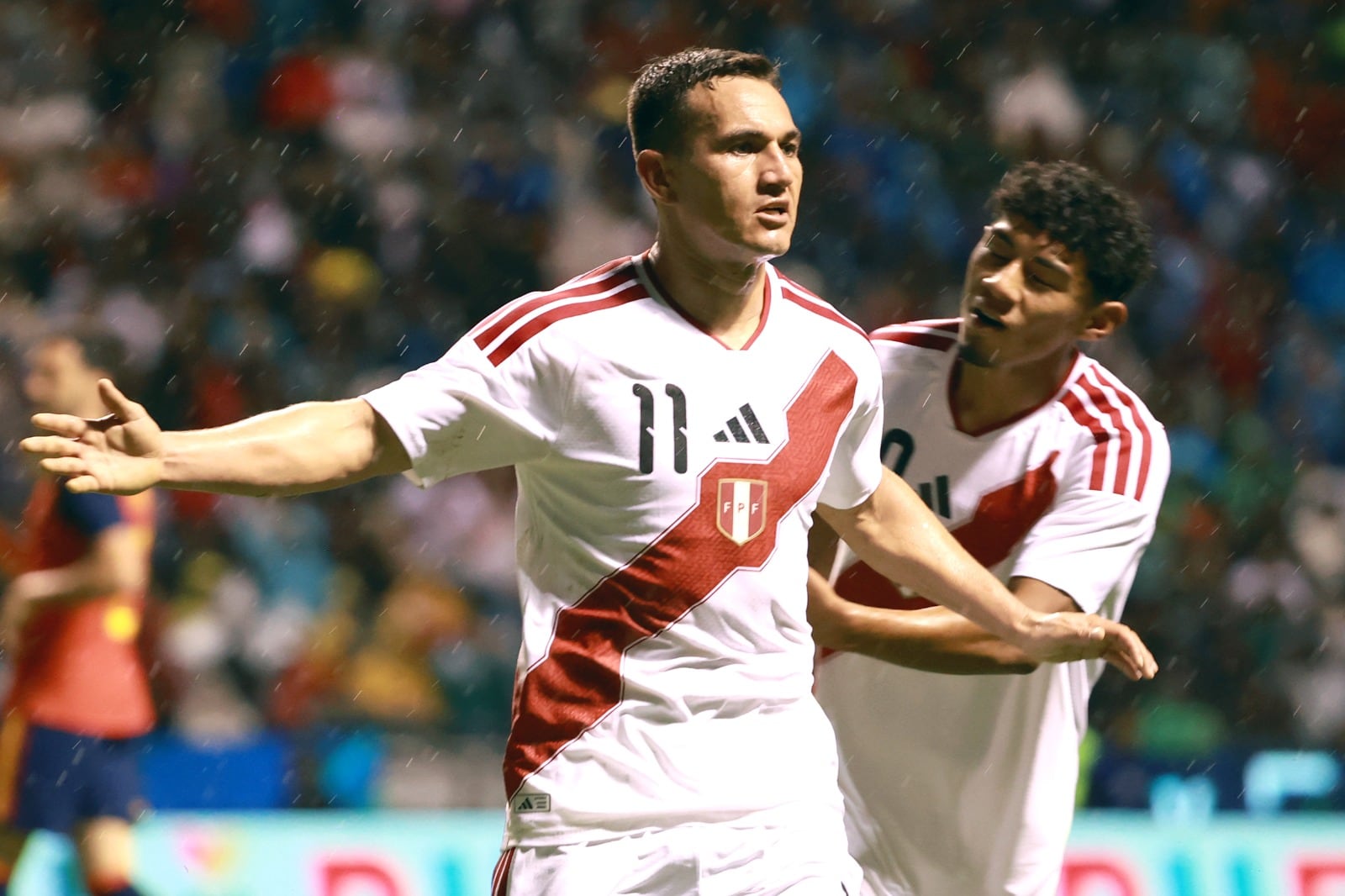 Jairo Vélez se ha vuelto una de las figuras de la selección peruana. (EFE)