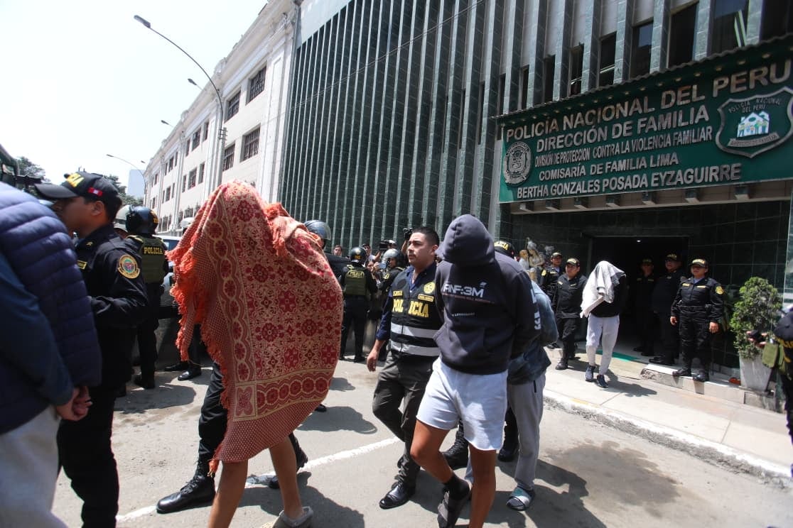 Los escolares acusados de presunta violación sexual del colegio Liceo Naval Almirante Guise afrontan un pedido de 4 meses de internamiento preventivo. (Foto: Violeta Ayasta/ GEC)