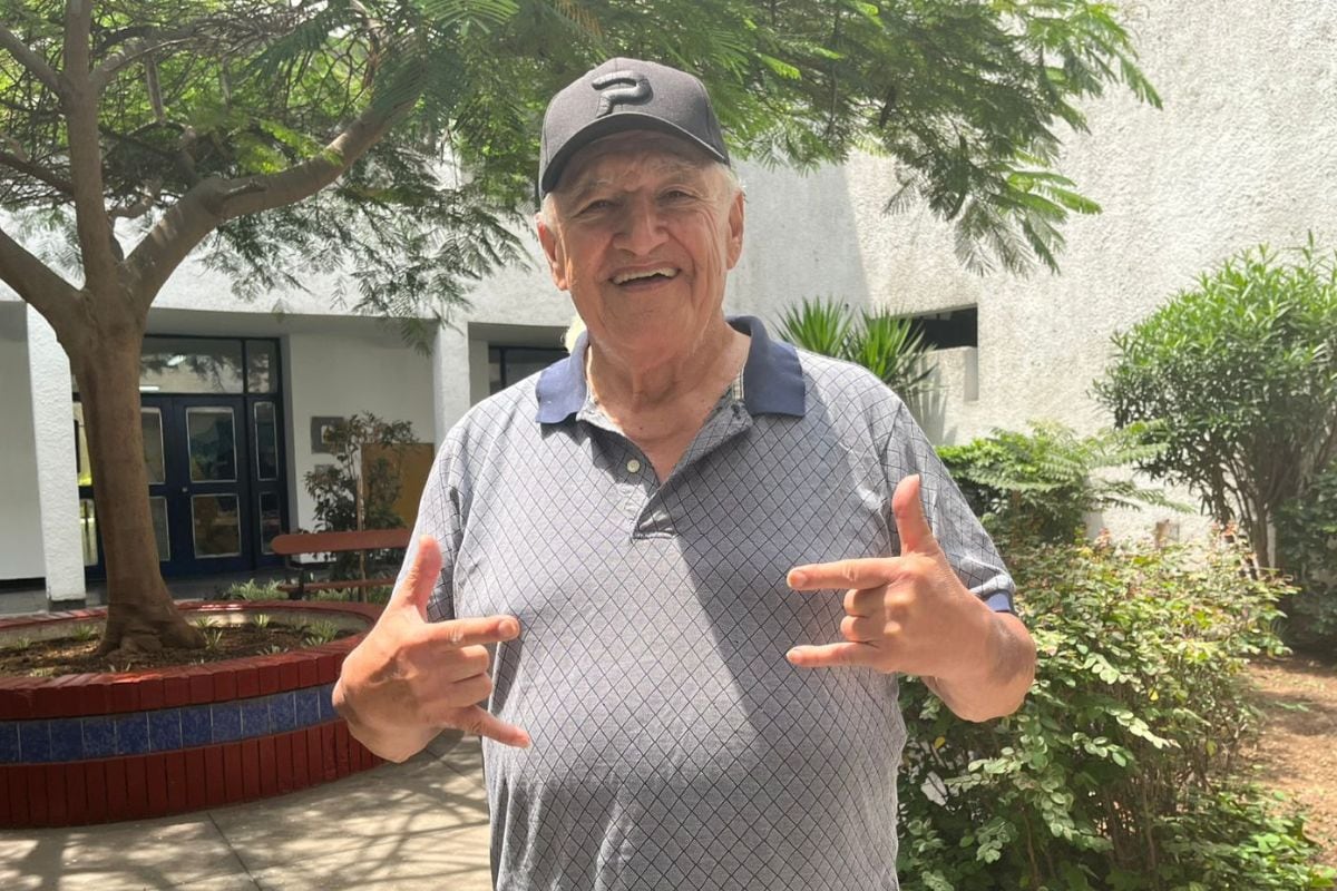 El Abuelito Metalerto del Hogar Canevaro no deja que la tristeza gane y siempre recuerda al rock para animarlo. Foto: Beneficencia de Lima.