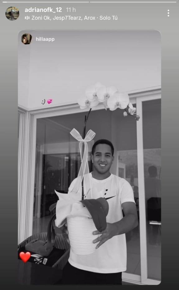 Adriano Farfán, hijo de Jefferson Farfán y Melissa Klug, se luce con 'detallazo' para su novia Hillary Meza.