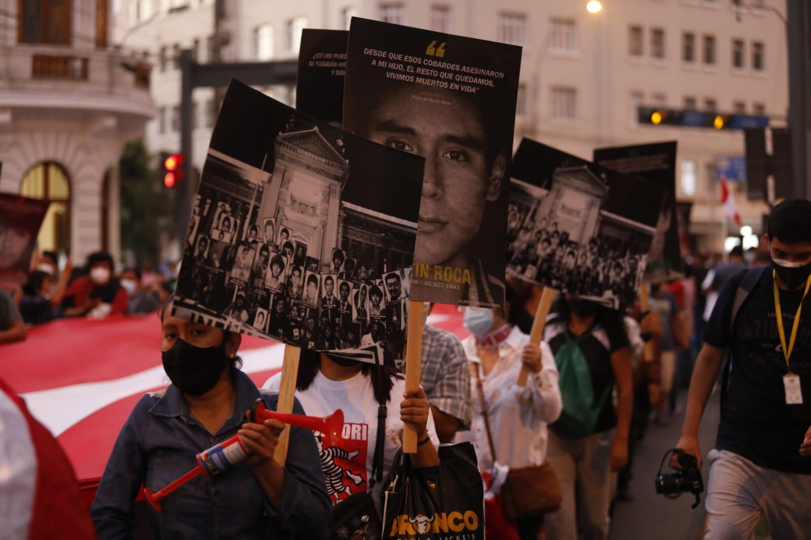 Marcha contra fallo del TC que favorece a Alberto Fujimori se desarrolla en Centro de Lima. Fotos: Cesar Bueno/@photo.gec
