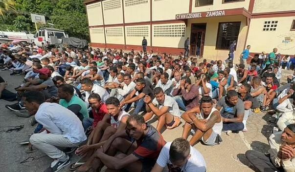 Muchos de los presos gozaban de la piscinas y hasta de un local de fiestas.