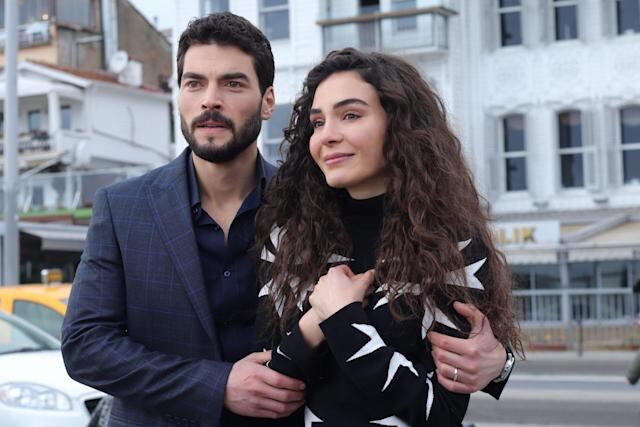 Miran y Reyyan en una escena de "Hercai". (Foto: Mia Yapim)