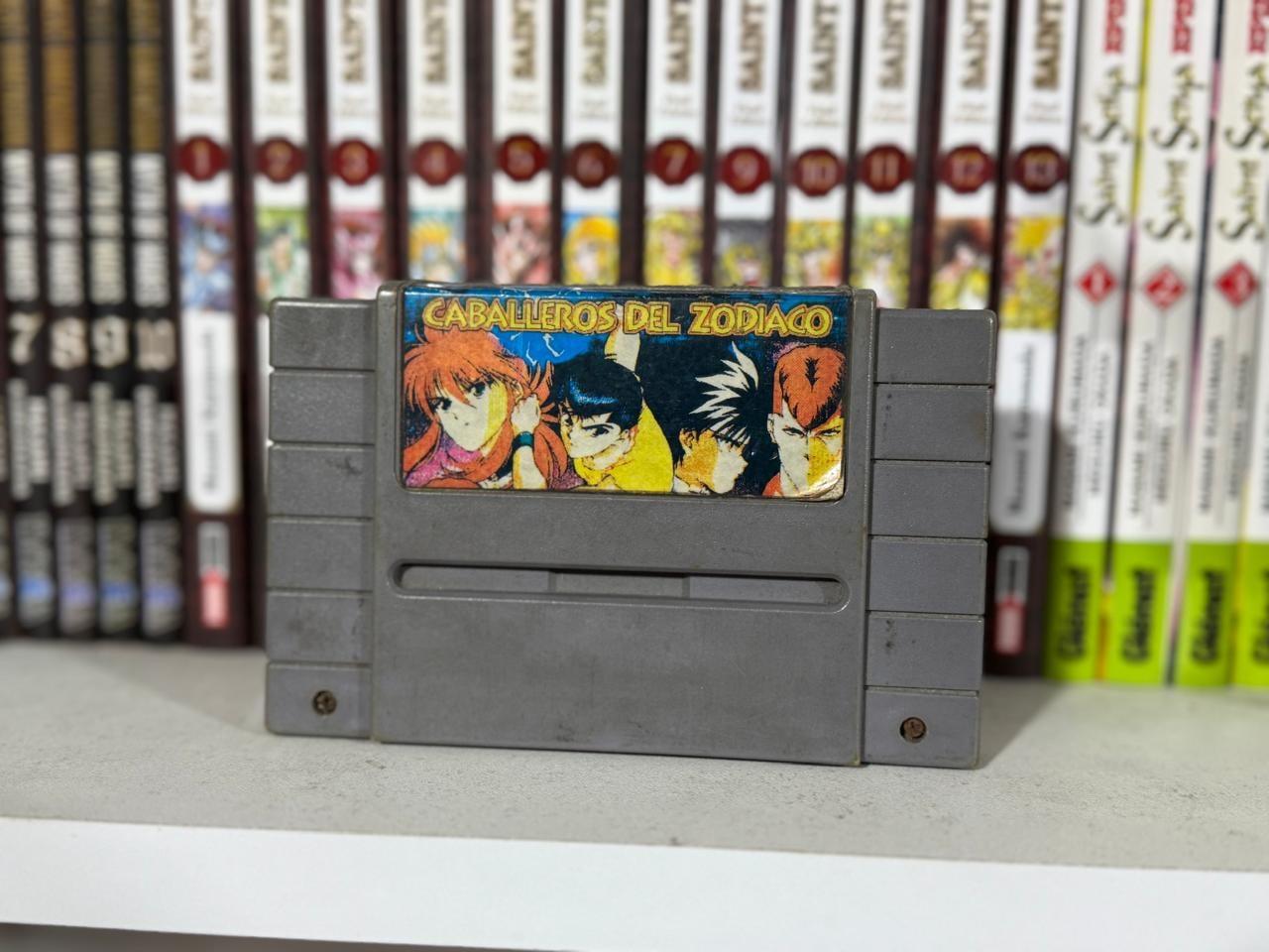 Juego de Súper Nintendo de Los Caballeros del Zodiaco, aunque con la imagen del anime de ‘Yu Yu Hakusho’, que forma parte de la colección de Jorge Vásquez (Jorge de Pegaso).