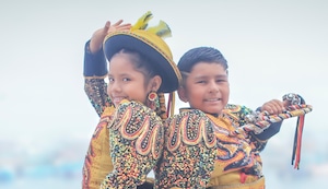 Bastian y Cataleya: los pequeños que sueñan con bailar caporales en la Candelaria de Puno