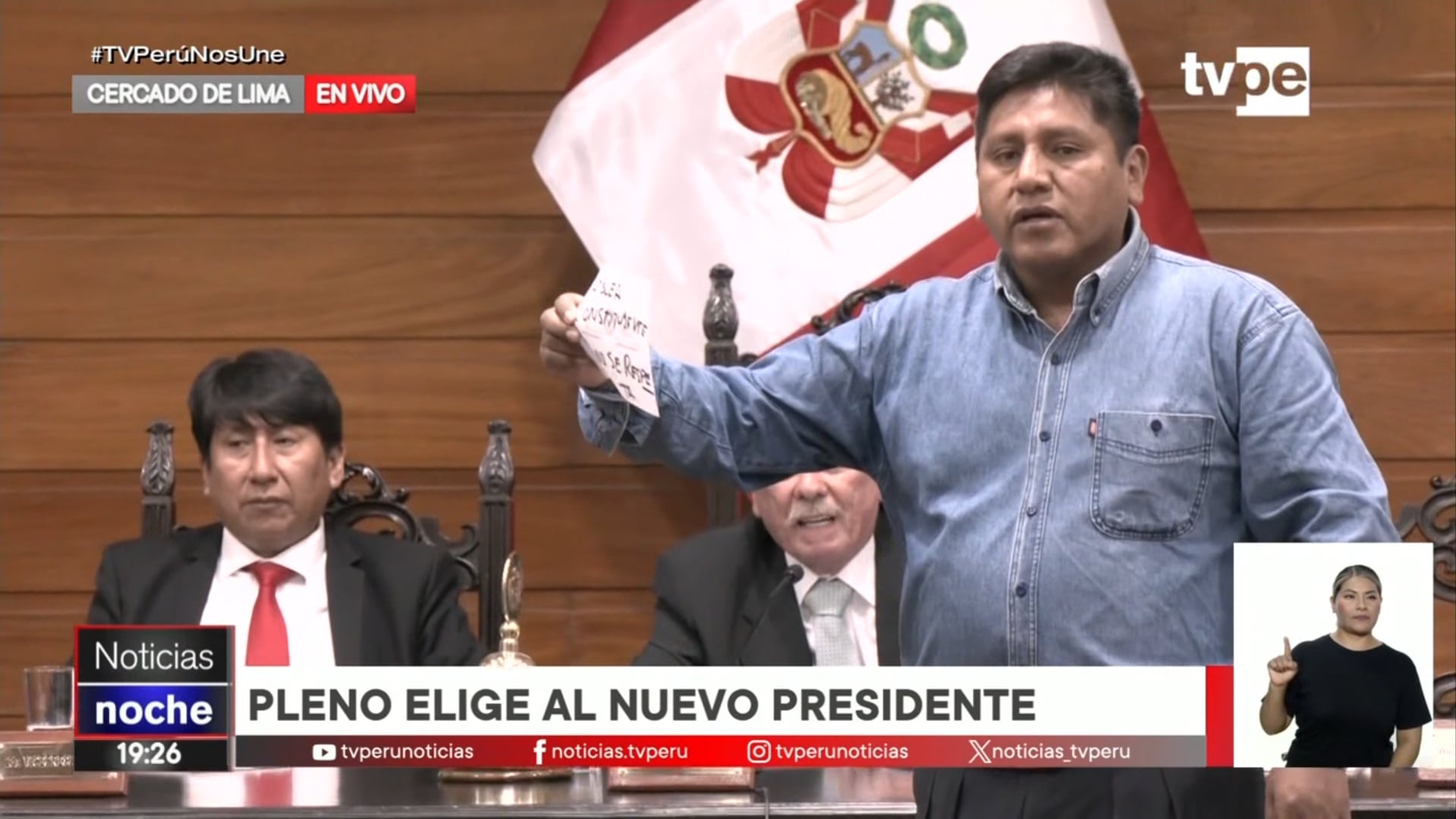 Incidente en el Pleno del Congreso. (Fuente: TV Perú)