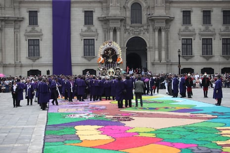 El Señor de los Milagros ingresó a Palacio de Gobierno después de 40 años | VIDEO
