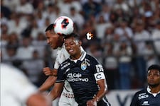 Alex Valera marca el primero de Universitario ante ADT | VIDEO