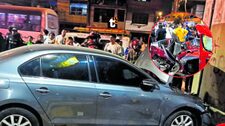 Familia entera resulta herida en SJL tras fuerte accidente: menor lucha por su vida en UCI