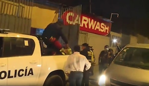 Huaycán: Extorsionadores asesinan a dueño de car wash a balazos y dejan herido a su hijo de 15 años